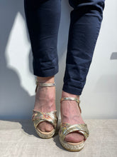 Lataa kuva Galleria-katseluun, Gaimo Espadrillo Kulta Sandaalit