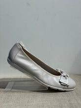 Lataa kuva Galleria-katseluun, Caprice Peurannahka Ballerina